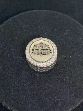 PANDORA Zehnder’s Neon Sign Exclusive Charm